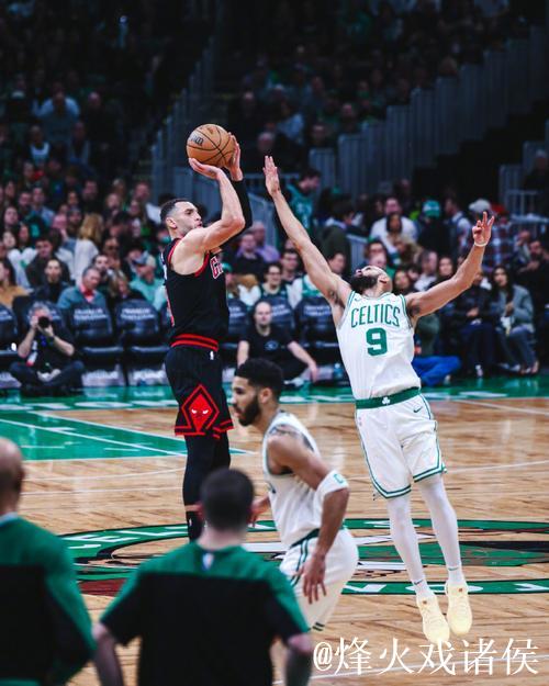 拉文狂砍36分带领公牛力挫凯尔特人喜迎3连胜,篮网击败猛龙致其吞下6连败 拉文狂砍36分带领公牛力挫凯尔特人喜迎3连胜,篮网击败猛龙致其吞下6连败